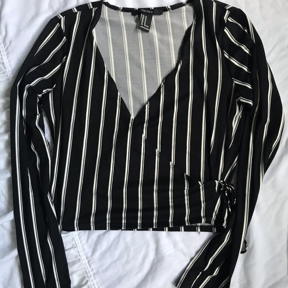 Black and white crop top